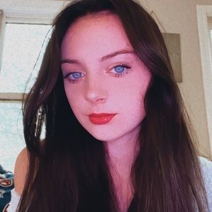 Meet your Posher, Lily